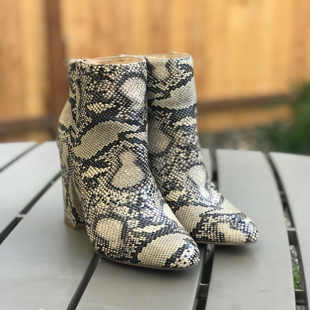 Just Fab Snake skin booties